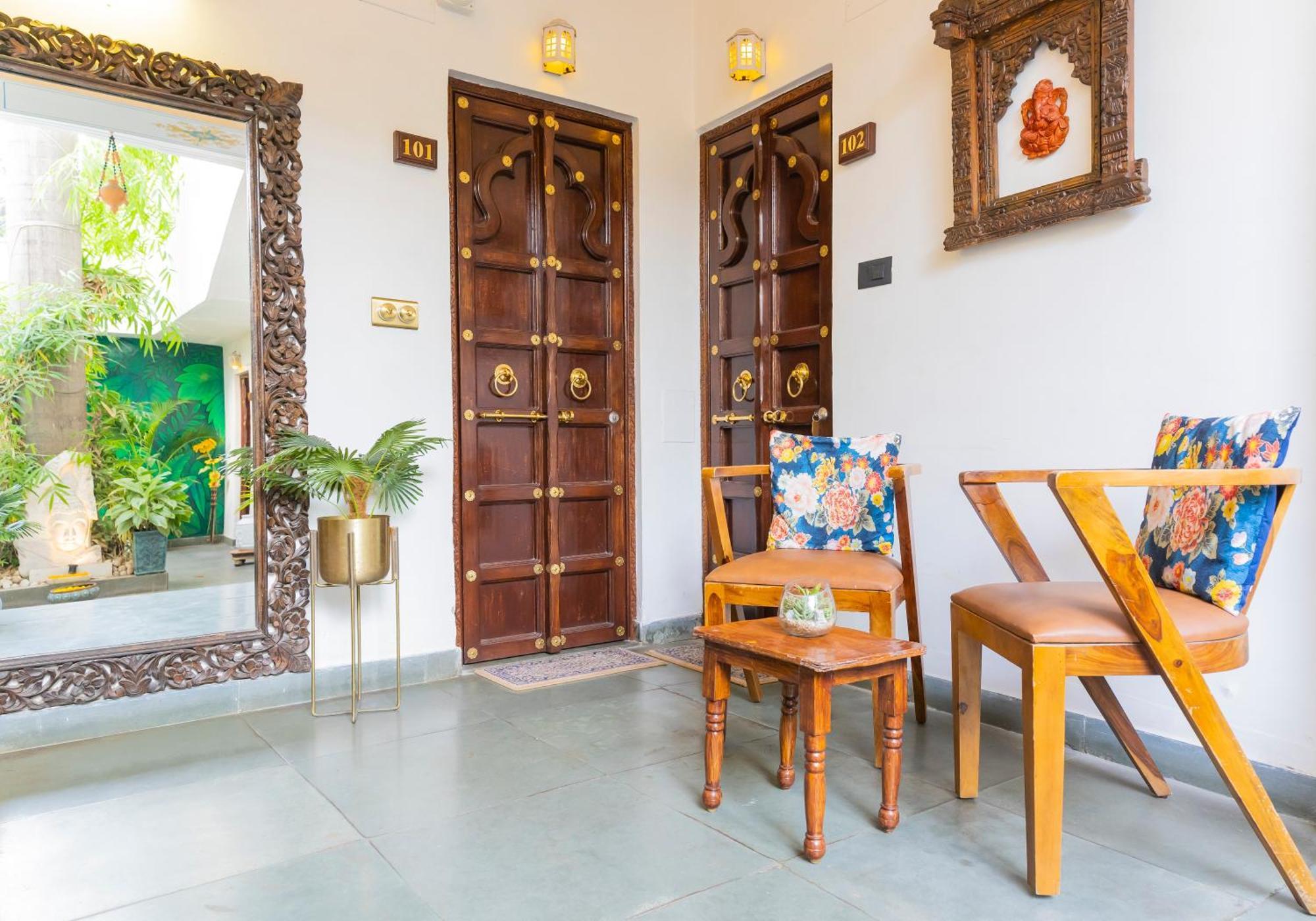 Natural Lake View Hotel Udaipur Exterior foto